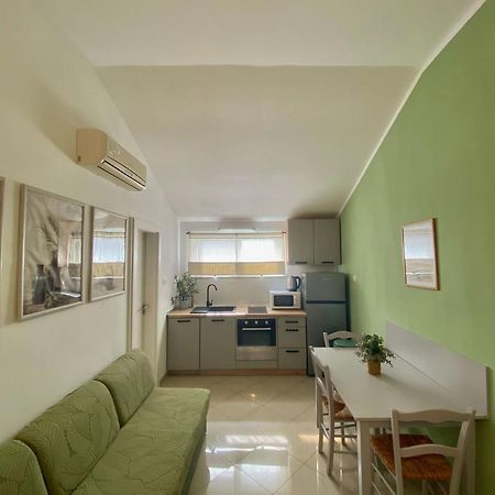 Apartments Maria Kukljica Bagian luar foto