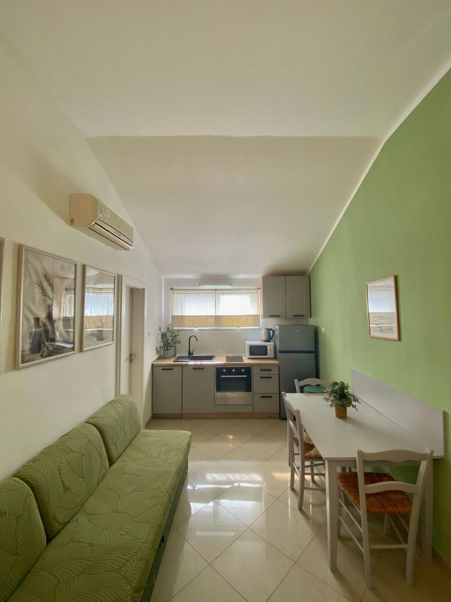 Apartments Maria Kukljica Bagian luar foto